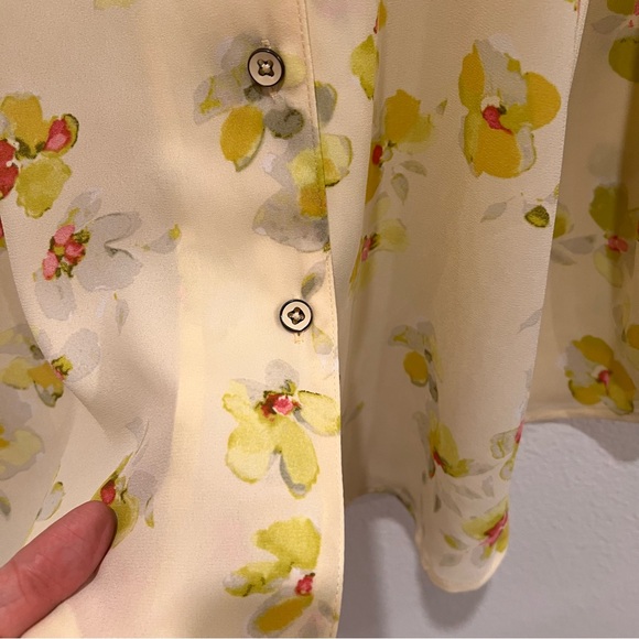 CABI Go-To Blouse Yellow Pink Floral V-Neck Sz S preppy office academia bright - Picture 4 of 9